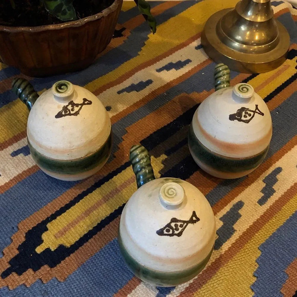 Handmade Japanese Pottery Stoneware Cups wit Lid - Picture 4 of 9